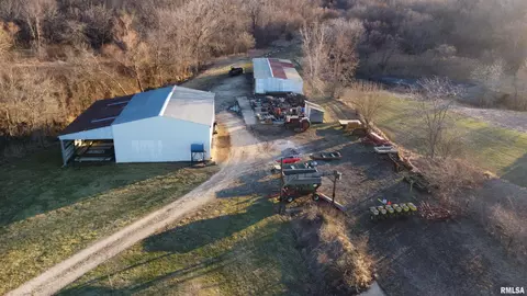 Exterior - 15701 E Highway 9, Canton, IL 61520 photo 1 of 11