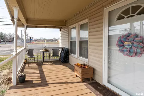 Exterior - 1408 W Cherry St, Marion, IL 62959 photo 3 of 5