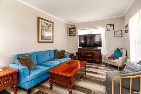 Living - 1408 W Cherry St, Marion, IL 62959 photo 1 of 1