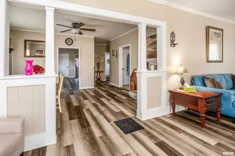 Entry Way - 1408 W Cherry St, Marion, IL 62959 photo 1 of 3