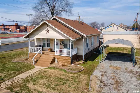 1408 W Cherry St, Marion, IL 62959