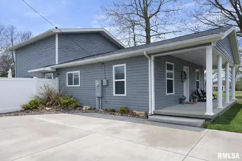 606 W Lincoln Dr, De Soto, IL 62924