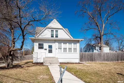 927 W Loucks Ave, Peoria, IL 61604
