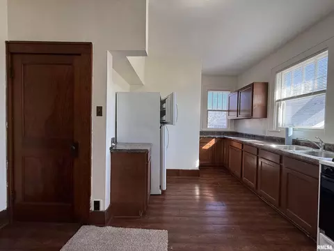 Entry Way - 519 N Randolph St, Macomb, IL 61455 photo 1 of 1