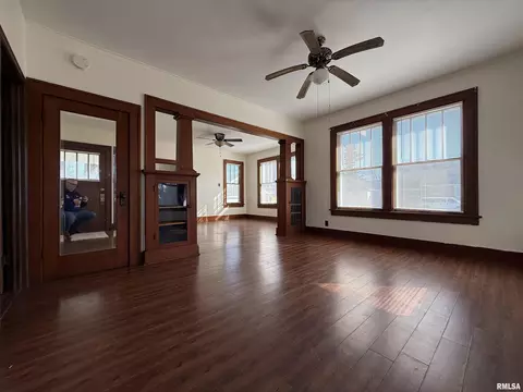 Living - 519 N Randolph St, Macomb, IL 61455 photo 3 of 5