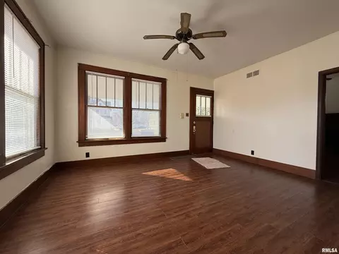 Living - 519 N Randolph St, Macomb, IL 61455 photo 1 of 5