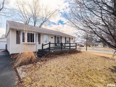 2239 Linnhill Ln, Washington, IL 61571