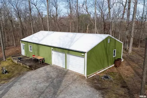 16446 Corinth Rd, Marion, IL 62959