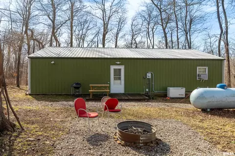 Exterior - 16446 Corinth Rd, Marion, IL 62959 photo 4 of 5