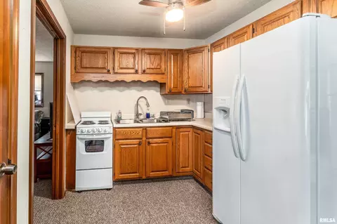 Kitchen - 16446 Corinth Rd, Marion, IL 62959 photo 1 of 2