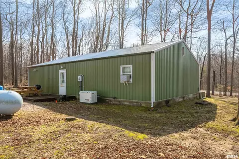 Exterior - 16446 Corinth Rd, Marion, IL 62959 photo 3 of 5