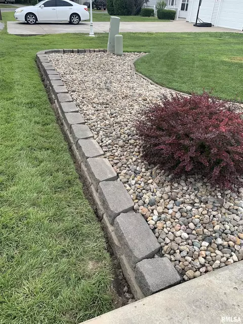 Exterior - 315 Evergreen Trl, Herrin, IL 62948 photo 12 of 14