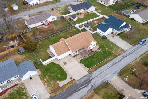 View/Area - 315 Evergreen Trl, Herrin, IL 62948 photo 7 of 14