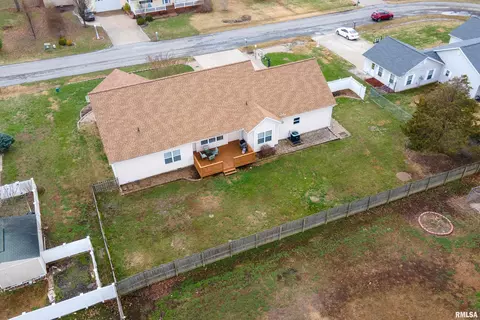View/Area - 315 Evergreen Trl, Herrin, IL 62948 photo 6 of 14