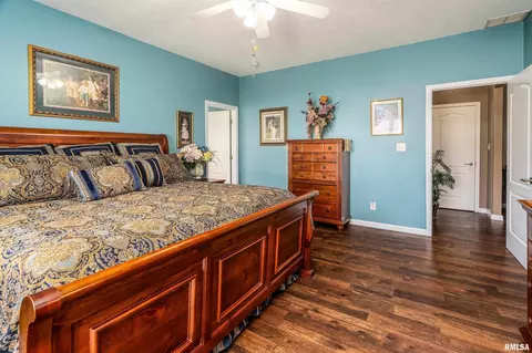 Bedroom - 315 Evergreen Trl, Herrin, IL 62948 photo 2 of 8