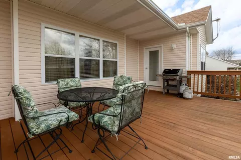 Exterior - 315 Evergreen Trl, Herrin, IL 62948 photo 3 of 14