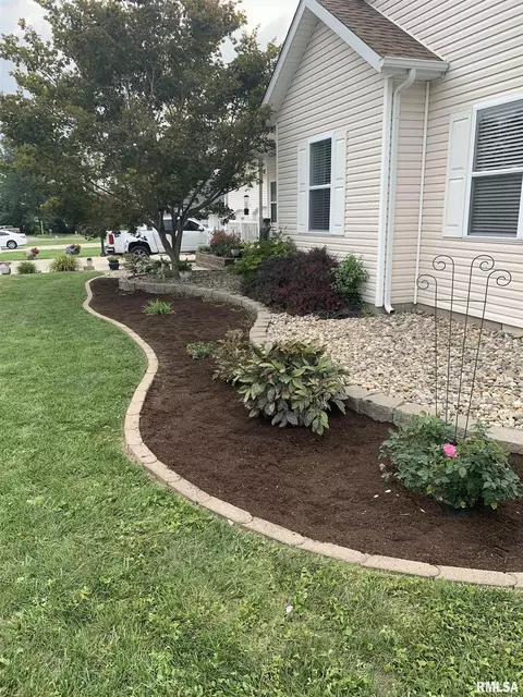 Exterior - 315 Evergreen Trl, Herrin, IL 62948 photo 14 of 14
