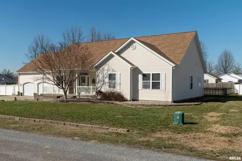Exterior - 315 Evergreen Trl, Herrin, IL 62948 photo 5 of 14