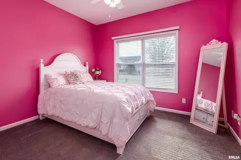 Bedroom - 315 Evergreen Trl, Herrin, IL 62948 photo 4 of 8