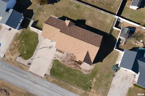 View/Area - 315 Evergreen Trl, Herrin, IL 62948 photo 10 of 14
