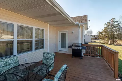 Exterior - 315 Evergreen Trl, Herrin, IL 62948 photo 9 of 14