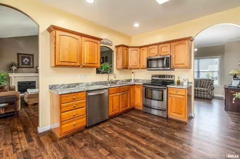 Kitchen - 315 Evergreen Trl, Herrin, IL 62948 photo 3 of 4