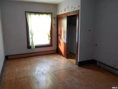 204 Maple St, Augusta, IL 62311 photo 3