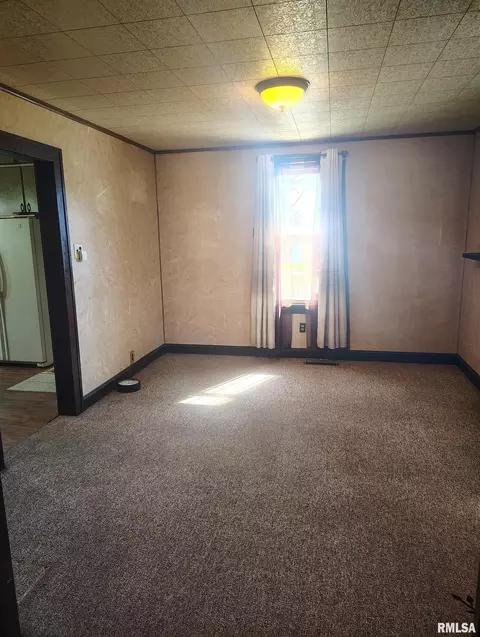 Dining - 36 E Olive St, Canton, IL 61520 photo 1 of 1