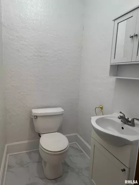 Bath - 421 S Mcarthur St, Macomb, IL 61455 photo 1 of 3