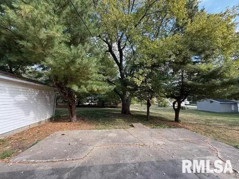 Exterior - 421 S Mcarthur St, Macomb, IL 61455 photo 3 of 4