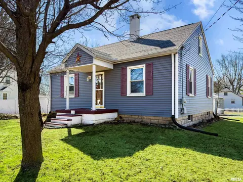 121 Albert St, Washington, IL 61571