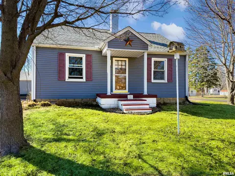 Exterior - 121 Albert St, Washington, IL 61571 photo 2 of 10