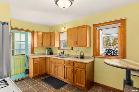 Kitchen - 121 Albert St, Washington, IL 61571 photo 1 of 3
