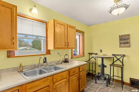 Kitchen - 121 Albert St, Washington, IL 61571 photo 2 of 3