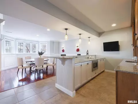 Dining - 2422 W Augusta Dr, Dunlap, IL 61525 photo 8 of 9