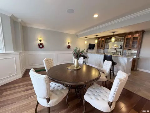 Dining - 2422 W Augusta Dr, Dunlap, IL 61525 photo 9 of 9