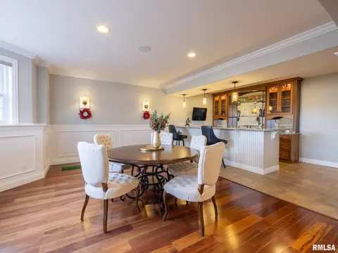 Dining - 2422 W Augusta Dr, Dunlap, IL 61525 photo 7 of 9