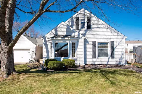 1103 W Stratford Dr, Peoria, IL 61614