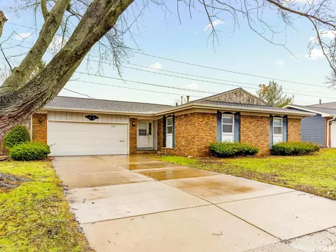 1701 W Thames Dr, Peoria, IL 61614