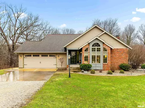 377 Ten Mile Creek Rd, Germantown Hills, IL 61548