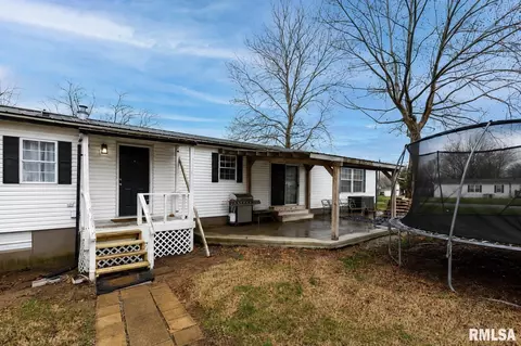 Exterior - 101 E Knauer St, Ava, IL 62907 photo 2 of 4
