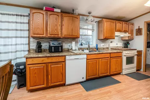 Kitchen - 101 E Knauer St, Ava, IL 62907 photo 1 of 1
