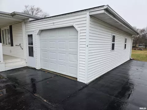 Other - 1951 E Walnut St, Canton, IL 61520 photo 2 of 14