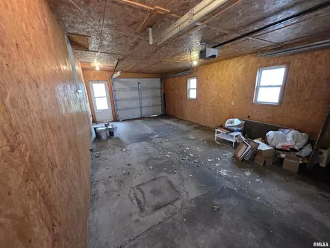 Other - 1951 E Walnut St, Canton, IL 61520 photo 6 of 14