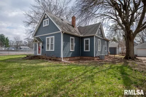 322 Park Ave, Pekin, IL 61554