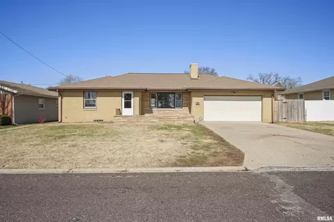 1021 W Westwood Dr, Peoria, IL 61604