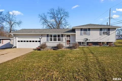 101 Avalon Dr, Washington, IL 61571