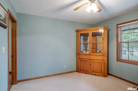 Bedroom - 12196 Laguna Dr, Marion, IL 62959 photo 4 of 4