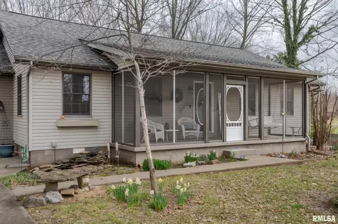 Exterior - 12196 Laguna Dr, Marion, IL 62959 photo 2 of 11