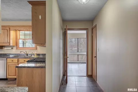 Entry Way - 12196 Laguna Dr, Marion, IL 62959 photo 1 of 1
